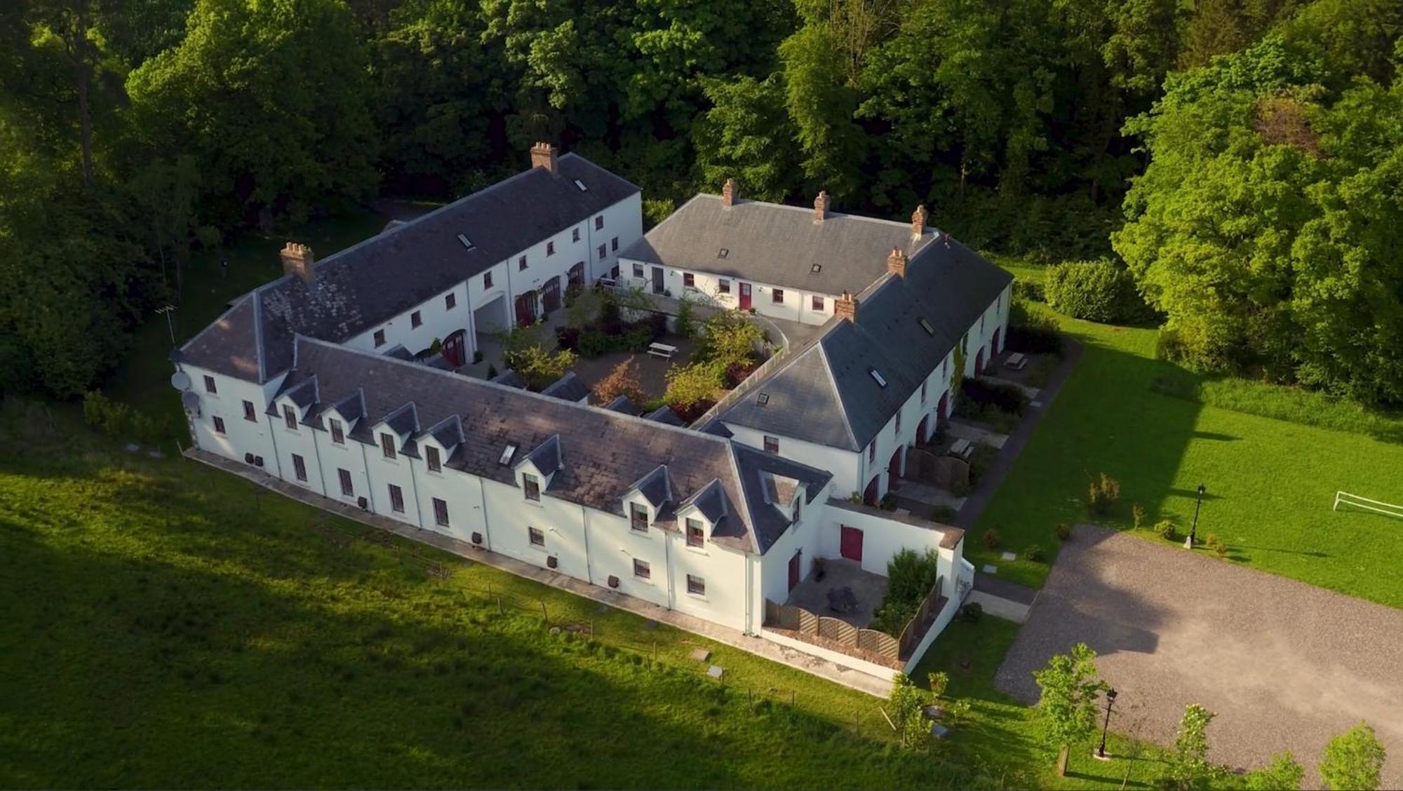 Villa Old Stable Mews Castle Leslie Glaslough Esterno foto